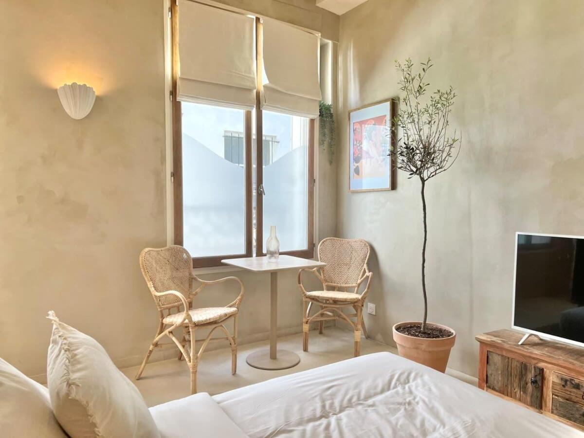 Studio De Charme Pour Un Sejour En Amoureux - 2P - Flat-Guest Paris Exteriör bild